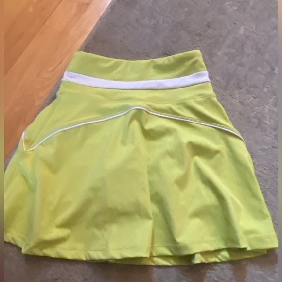 Green highrise tennis skirt - Picture 3 of 8